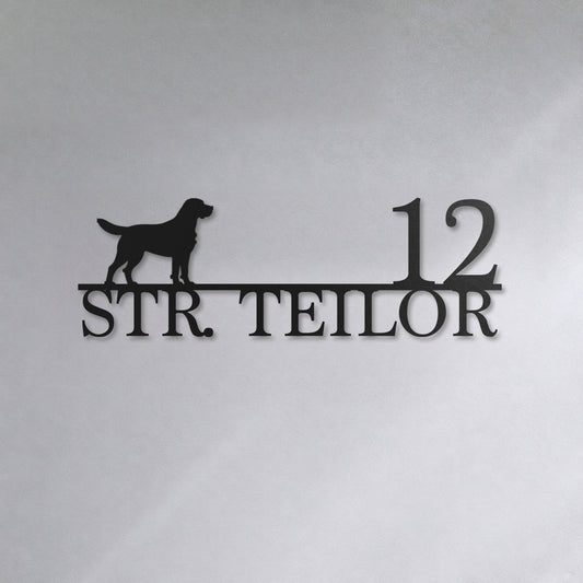Plăcuță stradală cu motiv – labrador „Str. Teilor 12”, 70 cm, negru · MOHAVE